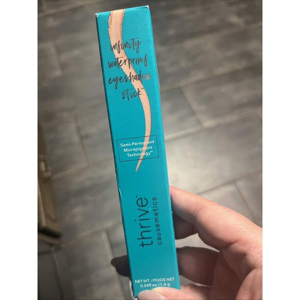 NIB Thrive Causemetics Infinity Waterproof Eyeshadow Stick "Nikki" Gold Shimmer